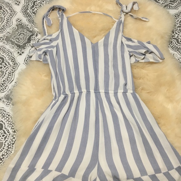American Eagle Outfitters Pants - American Eagle cut out shoulder romper